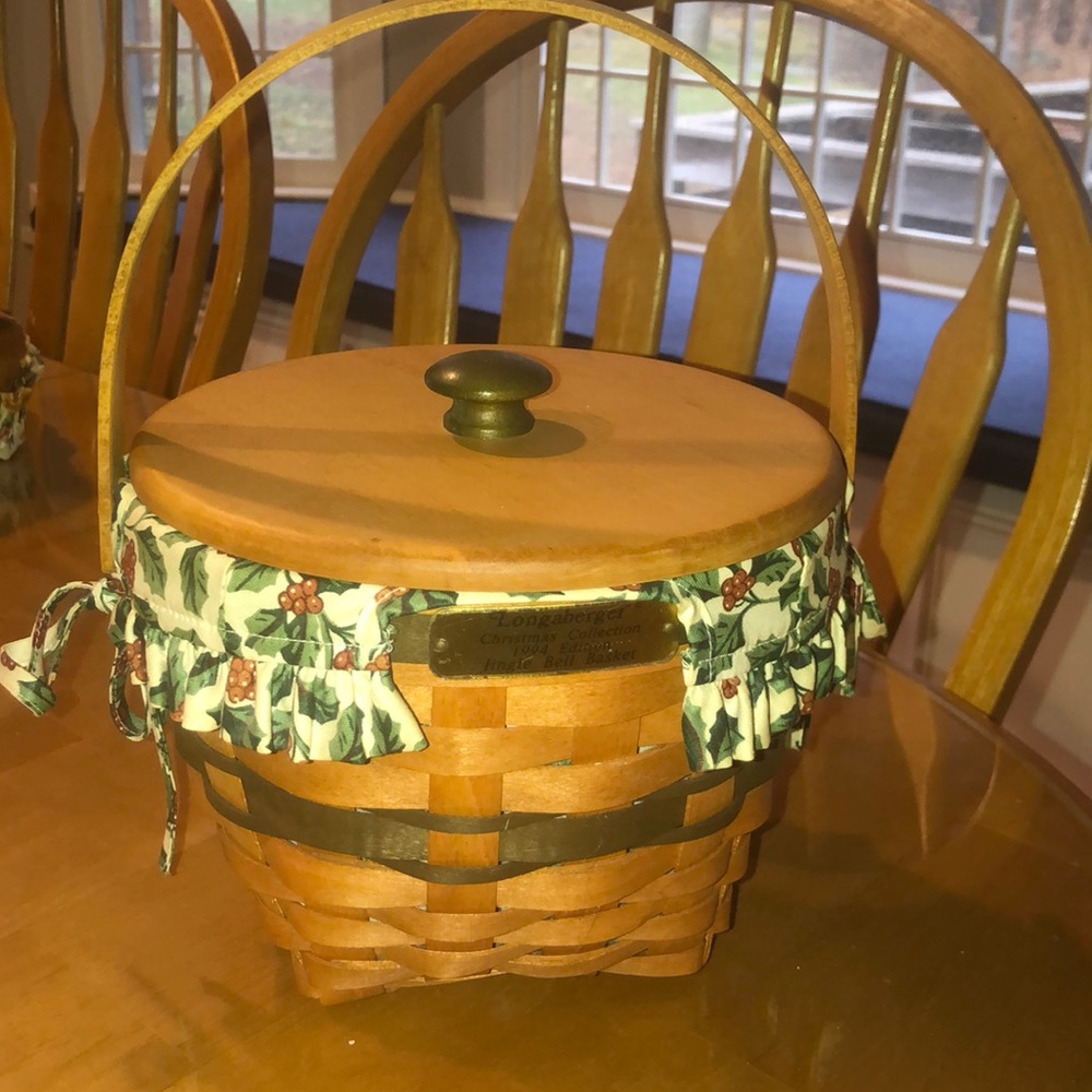 Longaberger basket with top